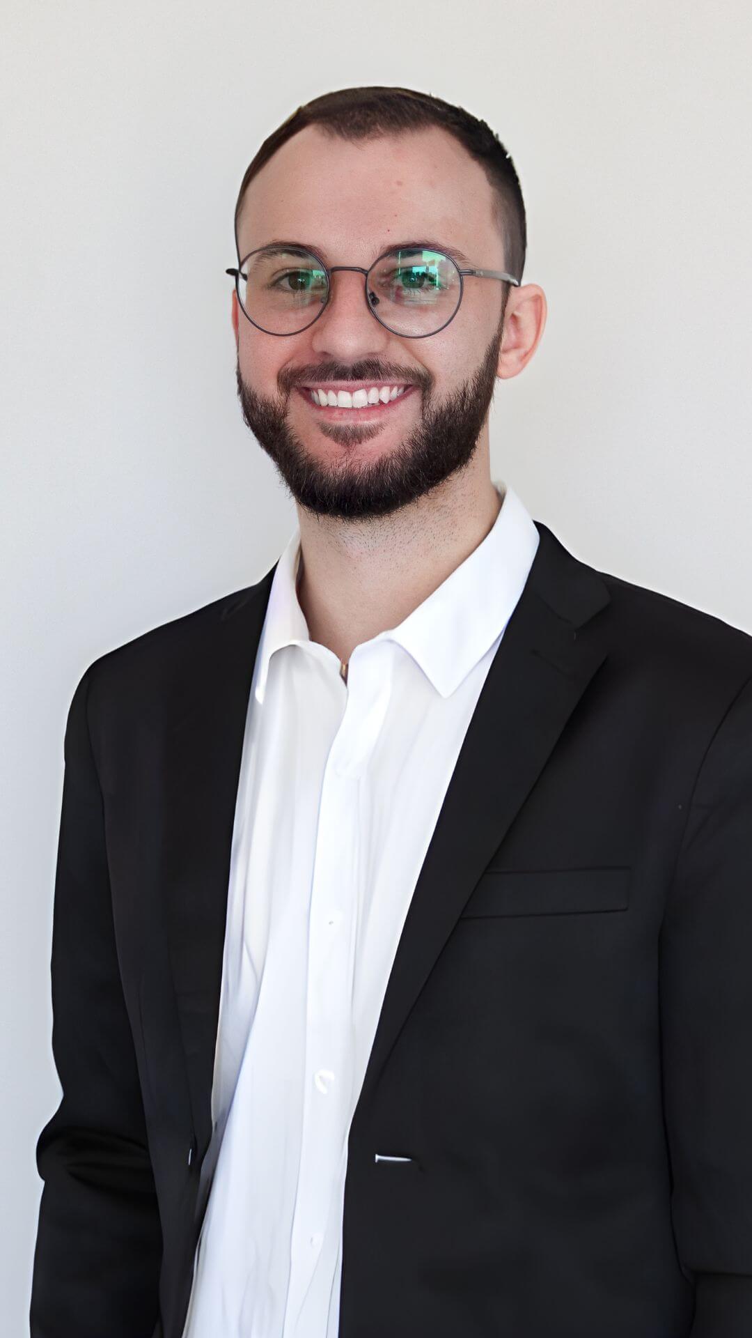 Jonas Botini Engenheiro de produção com ênfase em software pela UEM, pós-graduado em Gestão de Projetos pela Poli-USP. Com vasta experiência em vendas e gestão de projetos, Jonas oferece soluções tecnológicas inovadoras que potencializam os resultados de nossos clientes.